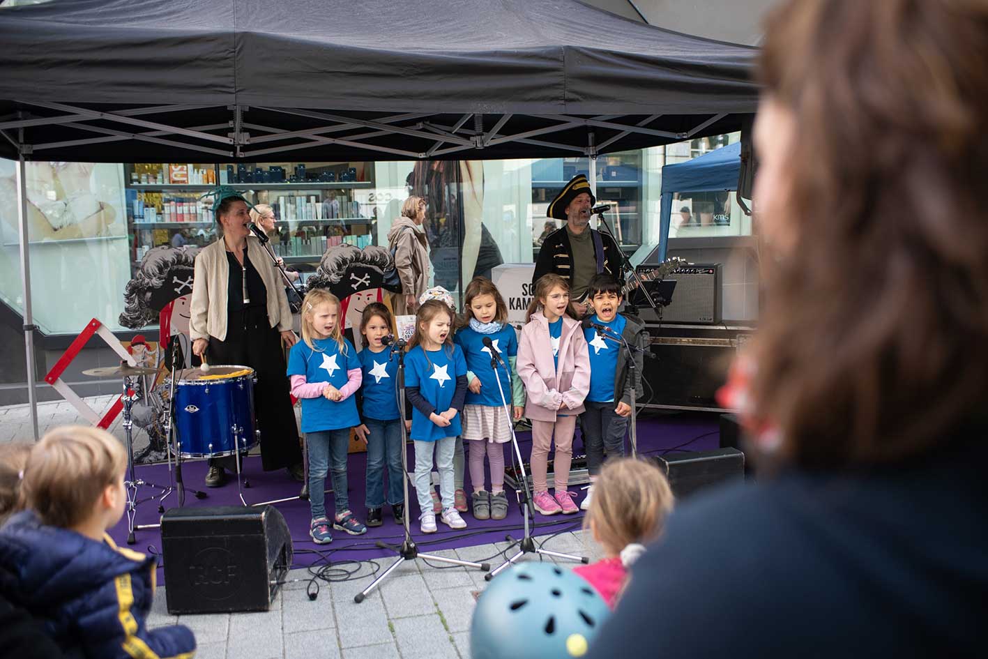 Mitmach-Lesekonzert mit den Donaupiraten beim Flaniermarkt in der Neubaugasse, in 1070 Wien.